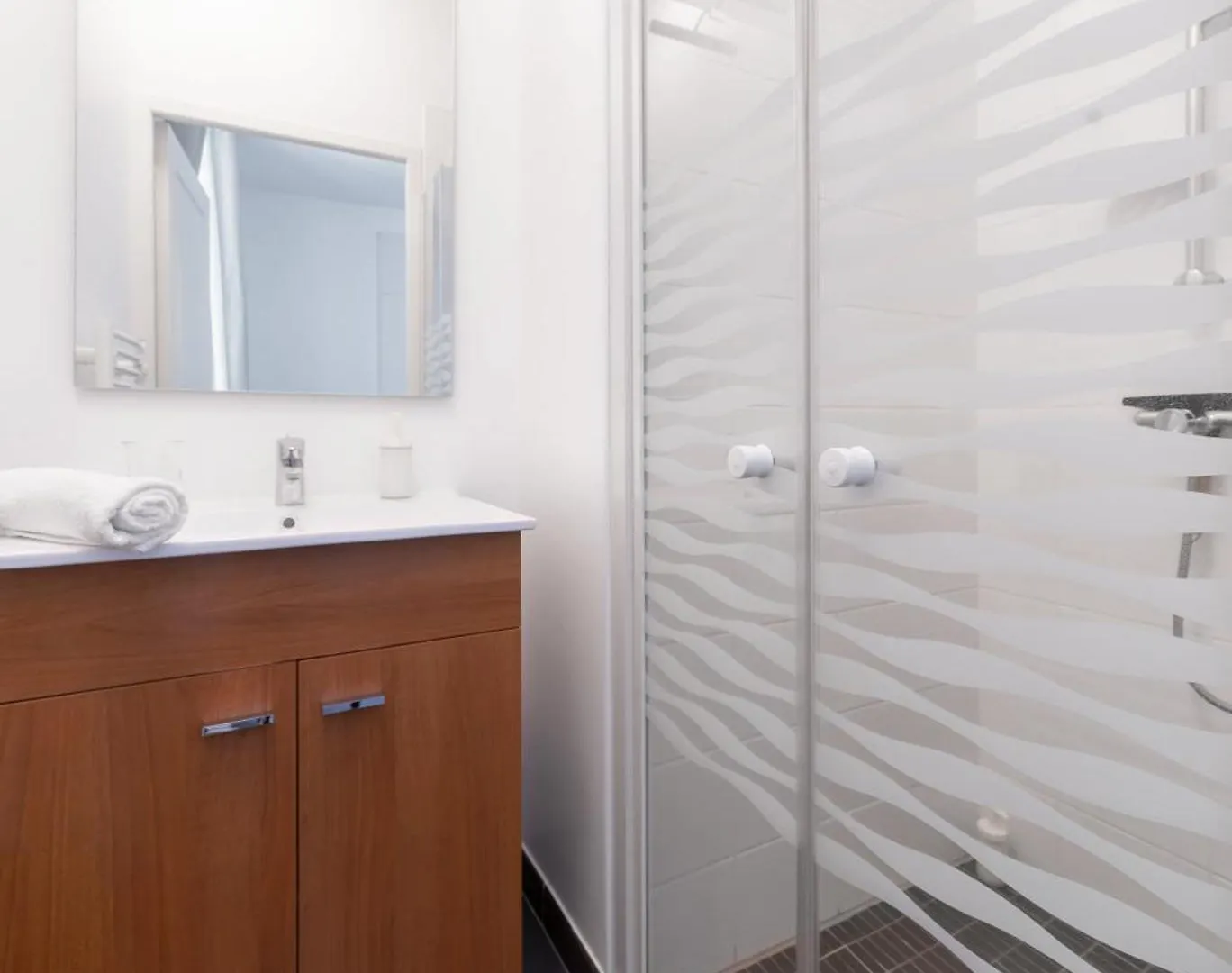 Apartment Le Brit - Grand Appartement Design, 3 Chambres, Centre Ville Vichy